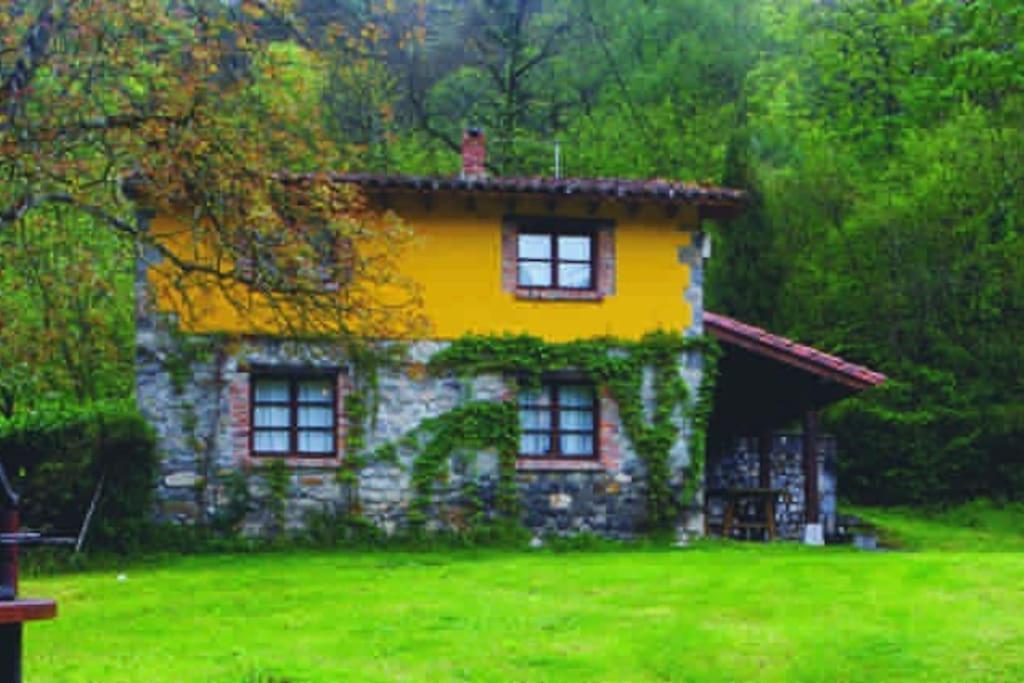 La Rotella, Calma Al Lado De Cangas De Onis Ngoại thất bức ảnh