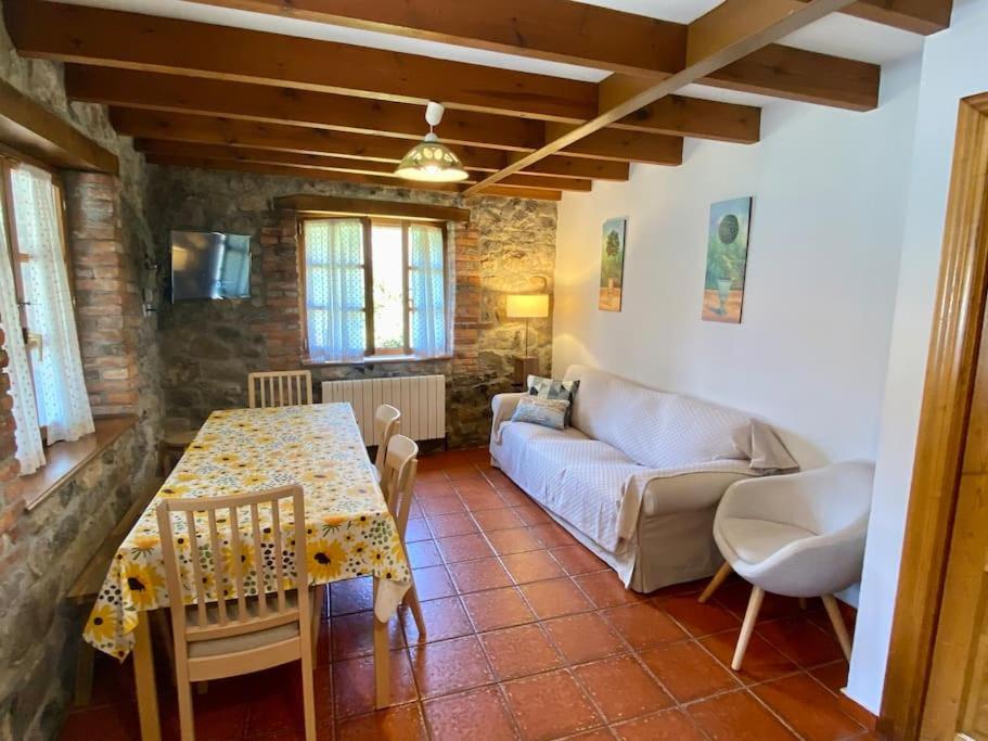 La Rotella, Calma Al Lado De Cangas De Onis Ngoại thất bức ảnh